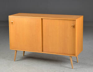 Skænk af egetræ Denne vare er sat til omsalg under nyt varenummer 5026587