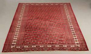 Bokhara, Persien. Orientalsk håndknyttet tæppe. 240 x 325 cm