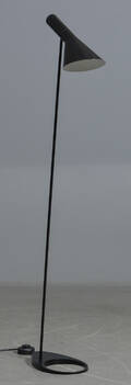 Arne Jacobsen. Standerlampe, sort