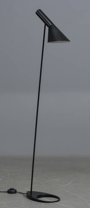 Arne Jacobsen. Standerlampe, sort