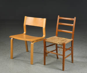 Arne Jacobsen, er par stole af bøgetræ 2