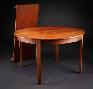 Dansk møbelproducent. Cirkulært spisebord af teak 2