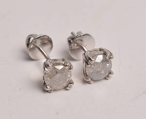 Et par solitaire brillantørestikker, ca. 1,32 ct Denne auktion er annulleret - se nu vare 1954018