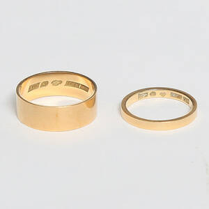 RINGAR 2 st, totalvikt 7 gram.