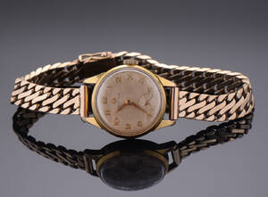 Certina, damearmbåndsur med lænke af 14 kt. Guld