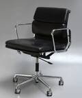 Charles Eames. Soft Pad kontorstol med sort læder, model EA-217 