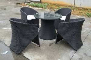 Havemøblement i sort polyrattan 5.