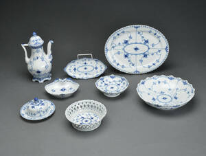Royal Copenhagen. Samling musselmalet hel- og halvblonde 8