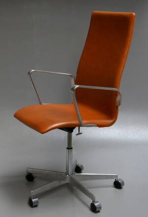 Arne Jacobsen. Oxford kontorstol i Elegance læder, højdejusterbar med vip 
