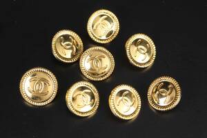 Nye Chanel knapper 8.