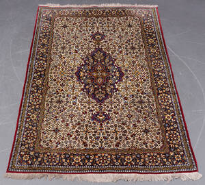 Persisk tæppe 205 x 138 cm Denne vare er sat til omsalg under nyt varenummer 4043026