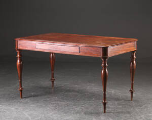Skrivebord af mahogni, 1800-tallets midte