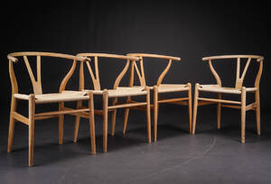Hans J. Wegner. Sæt på fire Y - stole af egetræ, model CH-24 4