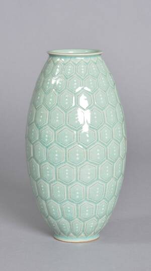 Vase i mintgrøn glasur, keramik, 1900-tallet 2. halvdel