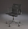 Charles Eames. Kontorstol, model EA 117