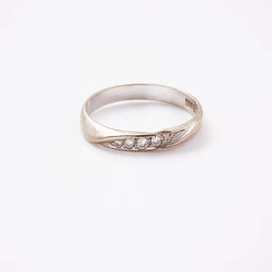 Ring 18 k vitguld diamanter 