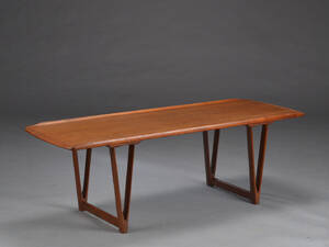 Møbelproducent. Sofabord af teak
