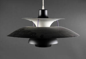 Poul Henningsen. PH5 pendel, sortlakeret