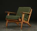 Hans J. Wegner. Lavrygget lænestol af egetræ model GE-290 Denne vare er sat til omsalg under nyt varenummer 4847552