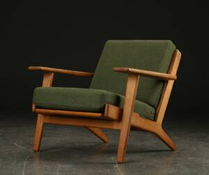 Hans J. Wegner. Lavrygget lænestol af egetræ model GE-290 Denne vare er sat til omsalg under nyt varenummer 4847552