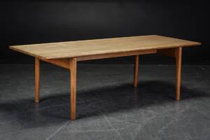 Hans J. Wegner. Sofabord af massivt egetræ, model AT-15 Denne vare er sat til omsalg under nyt varenummer 4839978