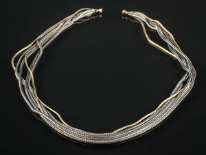 Ole Lynggaard halskæde af oxideret sølv og guld 