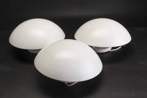 Poul Henningsen. Tre PH-hatte, væglamper 3 