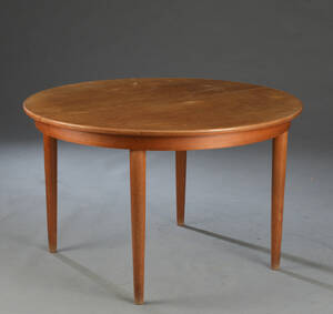 Rundt spisebord med udtræk, teak 3 Denne vare er sat til omsalg under nyt varenummer 4837349