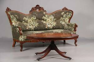 Sofa og bord af udskåret mahogni 2 Denne vare er sat til omsalg under nyt varenummer 4793561