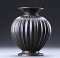 Just Andersen. Vase af patineret bronze, dessin B114 Denne vare er sat til omsalg under nyt varenummer 4422231