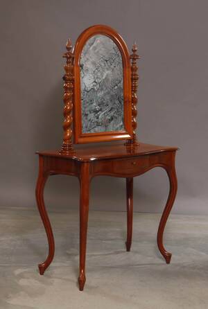 Sminkebord med spejl udført i mahogni