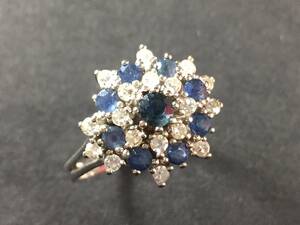 Ring in Gold besetzt mit Saphiren und Diamanten 