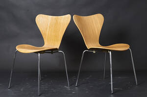 Arne Jacobsen for Fritz Hansen. Par syverstole 3107 Denne vare er sat til omsalg under nyt varenummer 4589805