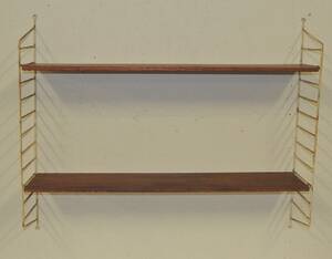 Vägghylla Stringmodell