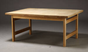 Dansk møbelproducent. Sofabord, egetræ