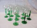 13 VITVINSGLAS, H 20 CM 2 MED MÖRKARE FOT