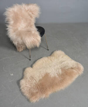 2 svenske indfarvede lammeskind  - Beige 2