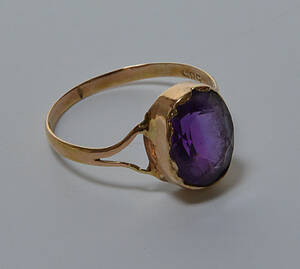 Ring af 14 kt. guld med ametyst