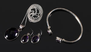 Smykkesæt af sterlingsølv prydet med ametyster 5