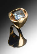 Guldring med syntetsik spinel