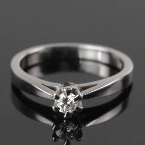 Prinsesse ring i 14 kt. hvidguld