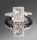 Ring af hvidguld med diamanter ca 0.95 ct. 