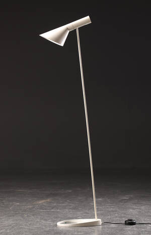 Arne Jacobsen. AJ standerlampe, hvidlakeret