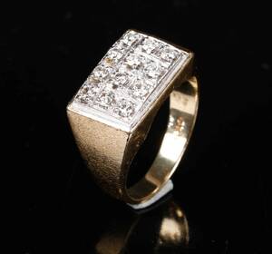 Vintage ring udført i 14 kt. prydet med brillanter, 0.50 ct