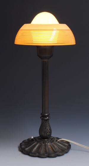 Bordlampe med Spejlæg skærme