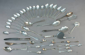 Samling blandet sølvbestik, 1497 gr. 44