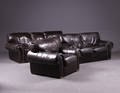 Sofasæt af sort skind, To sofaer  Hvilestol, Chesterfield form 3