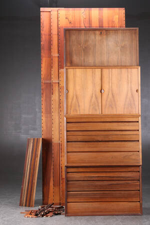 Poul Cadovius. System Royal. Væghængt reolsystem af palisander 31