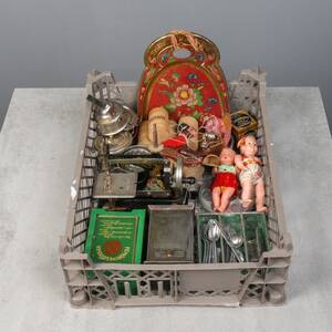 DOCKSKÅPSMÖBLER, dockor mm