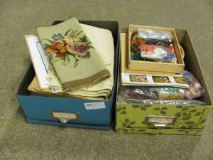 2 LÅDOR SYTILLBEHÖR